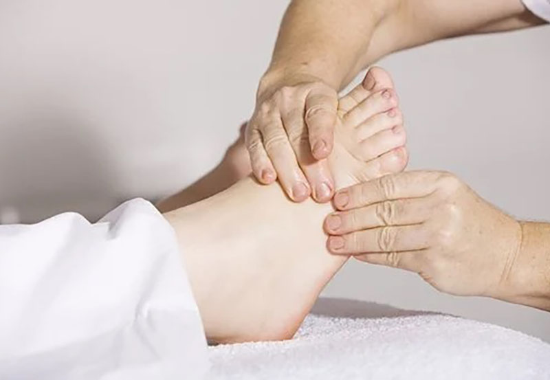 Fussreflexzonentherapie – sanfte Behandlung der Fusssohle in der Praxis Freipunkt in Ostermundigen, Bern.